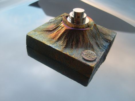 et._2012._acel_rez_25x25cm.gyurt_patinazott_hajlitott_szerelt._masolata.jpg et._2012._acel_rez_25x25cm.gyurt_patinazott_hajlitott_szerelt._masolata.jpg